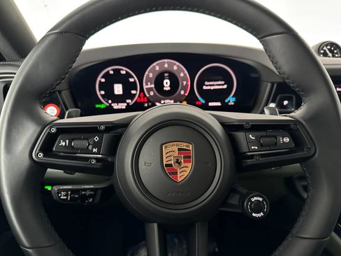 Certified 2025 Porsche Cayenne Coupe image 28