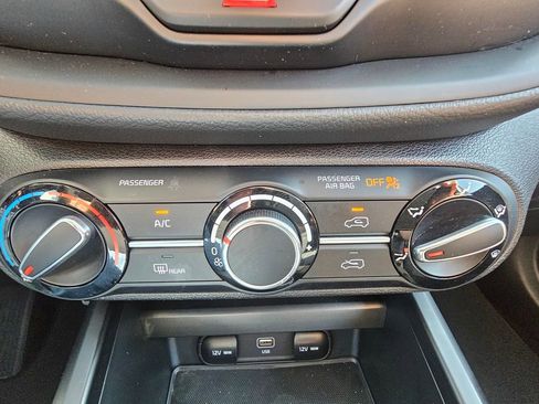 Used 2023 Kia Soul LX FWD image 22
