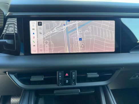 New 2026 Porsche Macan Electric RWD image 25