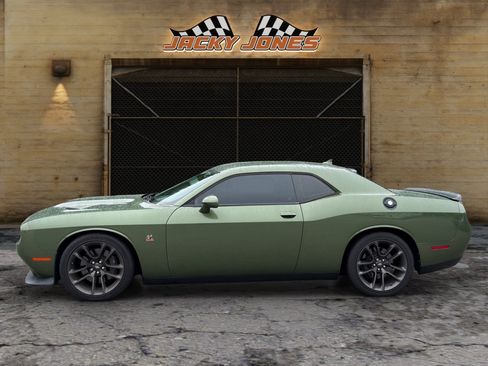 Used 2021 Dodge Challenger R/T Scat Pack RWD image 2