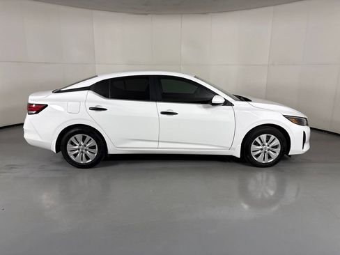 Certified 2025 Nissan Sentra S FWD image 9