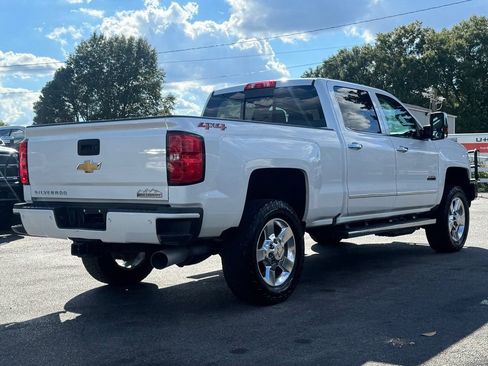 Used 2019 Chevrolet Silverado 2500 High Country w/ Duramax Plus Package image 5