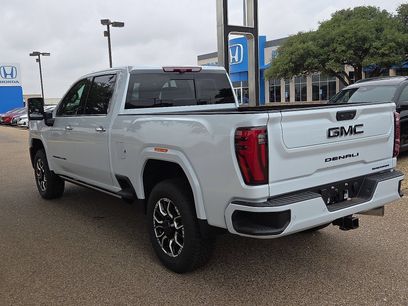 New 2026 GMC Sierra 2500 Denali Ultimate w/ LPO, Black Badging Package