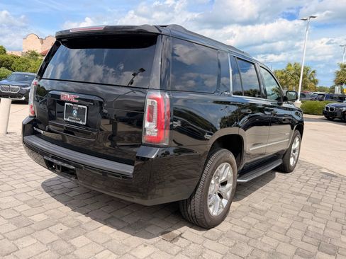 Used 2017 GMC Yukon SLE w/ SLE Value Package AWD/4WD image 8
