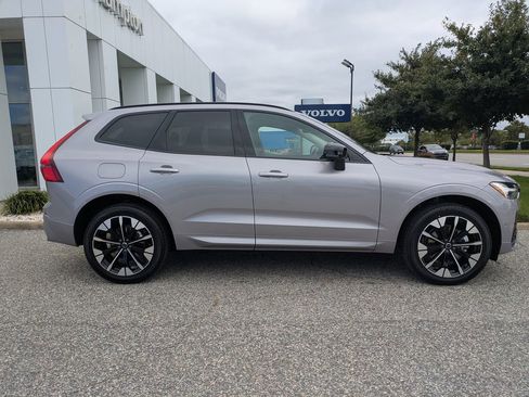 New 2026 Volvo XC60 B5 Plus w/ Protection Package Premier image 3