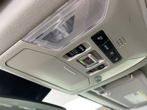 Used 2021 Toyota RAV4 XLE w/ Convenience Package image 22