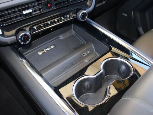 Used 2025 Chevrolet Tahoe LT w/ Comfort Package image 23