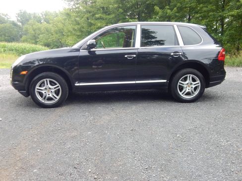 Used 2009 Porsche Cayenne AWD/4WD image 2