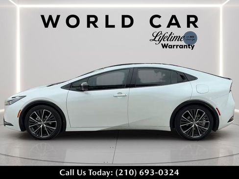 Used 2024 Toyota Prius Limited w/ Limited Premium Package FWD image 4