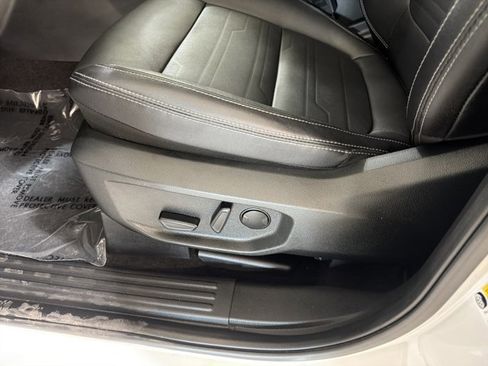 Used 2024 Ford Ranger Lariat w/ FX4 Off-Road Package image 16