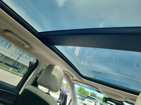 Used 2020 Ford Edge Titanium w/ Equipment Group 301A FWD image 23