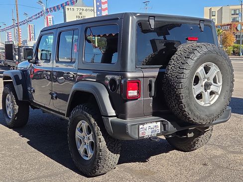Used 2019 Jeep Wrangler Unlimited Sport S image 3