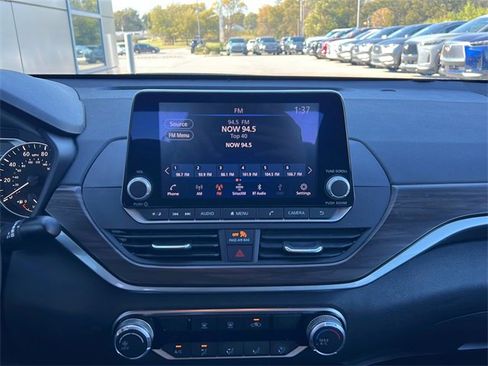 Used 2023 Nissan Altima 2.5 SV image 13