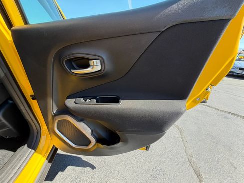 Used 2017 Jeep Renegade Sport AWD/4WD image 16