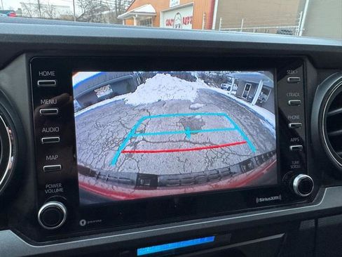 Used 2021 Toyota Tacoma TRD Off-Road w/ Technology Package image 16