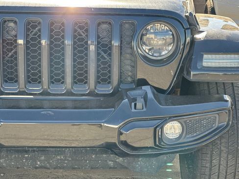 Used 2023 Jeep Gladiator Overland AWD/4WD image 10