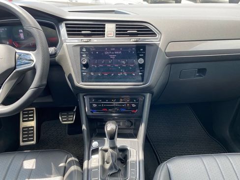 Used 2024 Volkswagen Tiguan SE R-Line AWD/4WD image 11