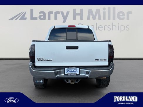 Used 2013 Toyota Tacoma 4x4 Double Cab w/ SR5 Pkg image 4