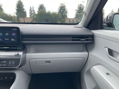 Used 2025 Hyundai Kona SEL image 35