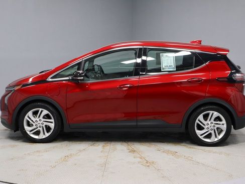 Used 2022 Chevrolet Bolt LT FWD image 9