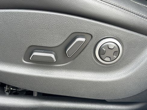 Certified 2026 Genesis GV70 2.5T AWD/4WD image 15