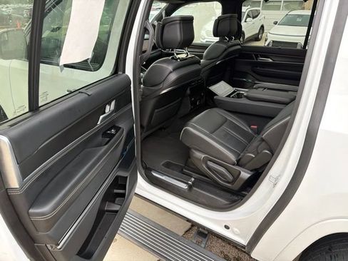 Used 2024 Jeep Grand Wagoneer L Series II w/ Quick Order Packagew 28T AWD/4WD image 30