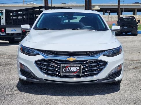 Used 2024 Chevrolet Malibu LT FWD image 2