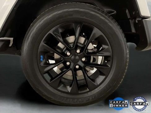 Used 2023 Jeep Wrangler Unlimited Sahara w/ Cold Weather Group image 28