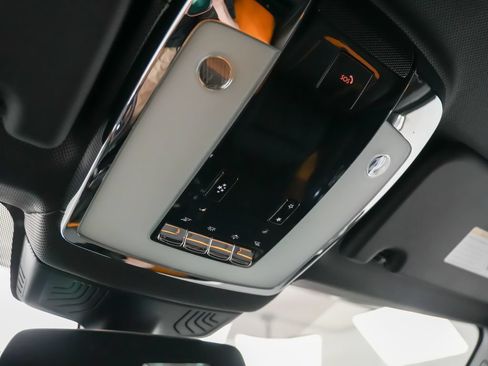 Used 2024 Rolls-Royce Cullinan Black Badge AWD/4WD image 32