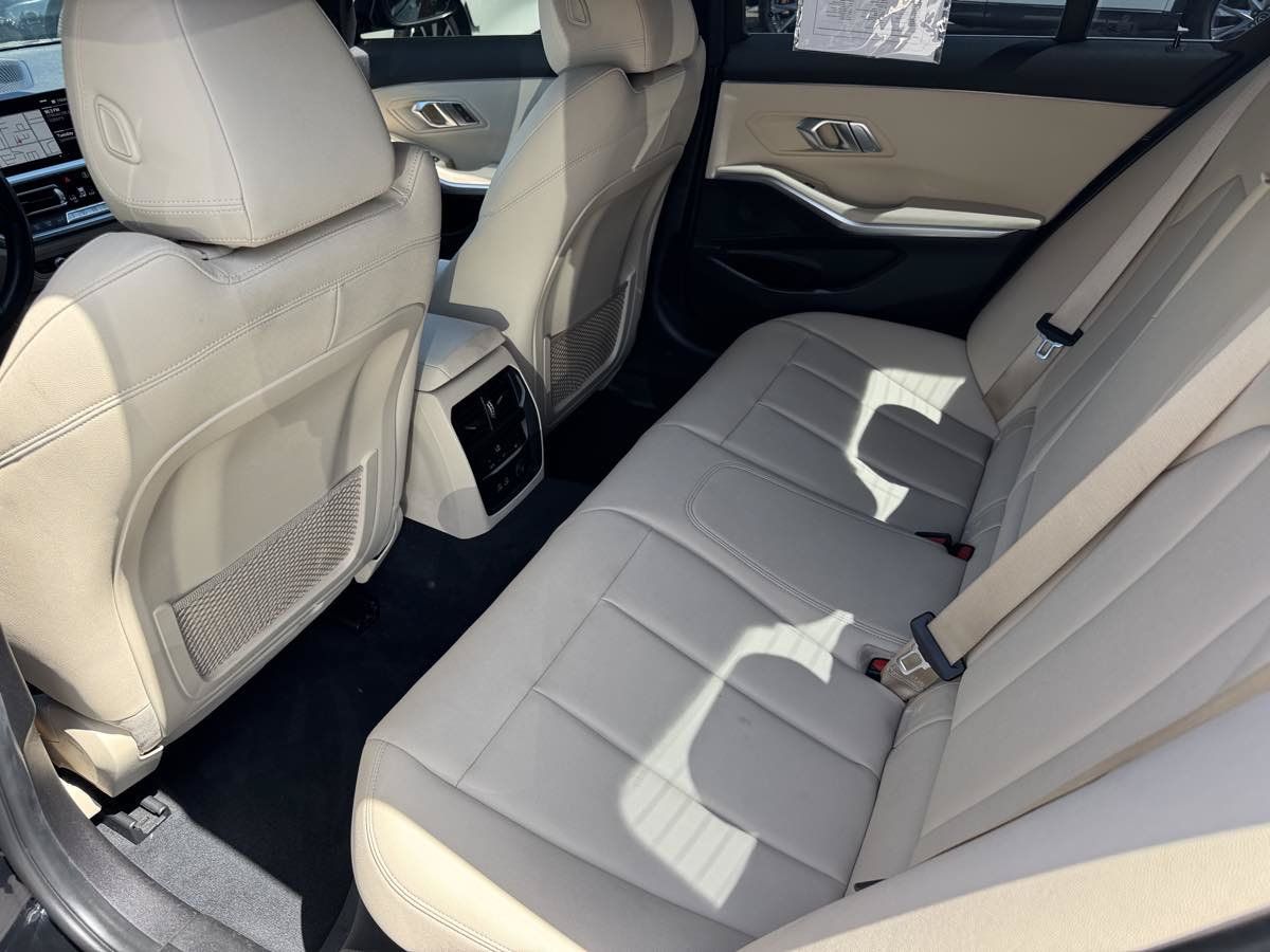 Used 2020 BMW 330i Sedan w/ Premium Package RWD image 18