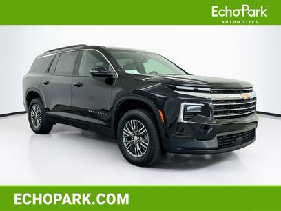 Used 2025 Chevrolet Traverse LT