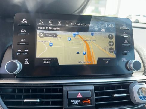 Used 2019 Honda Accord Touring image 7