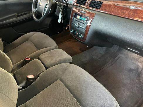Used 2011 Chevrolet Impala LS FWD image 15