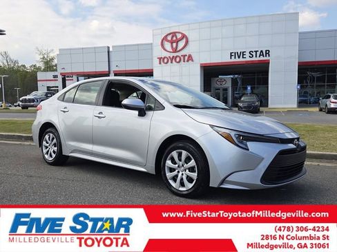 Used 2026 Toyota Corolla LE image 1