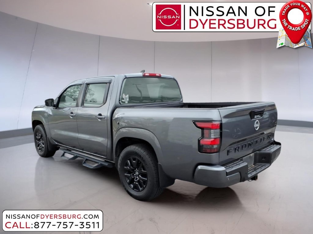 Used 2023 Nissan Frontier SV w/ Midnight Edition Package RWD image 5