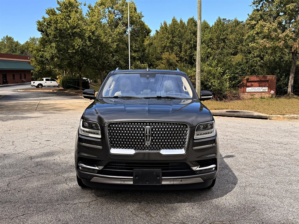 Used 2018 Lincoln Navigator Reserve w/ Technology Package AWD/4WD image 2