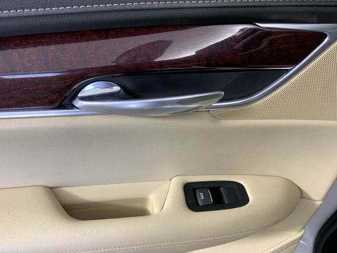 Used 2017 Cadillac XT5 Luxury FWD image 31