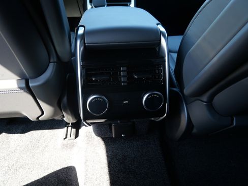 New 2026 Land Rover Range Rover Long Wheelbase SE AWD/4WD image 7