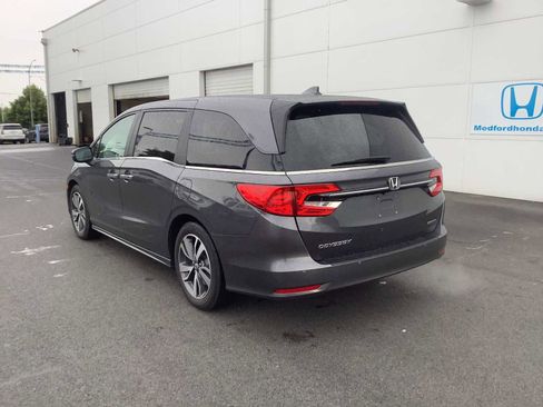 Used 2023 Honda Odyssey Touring image 4