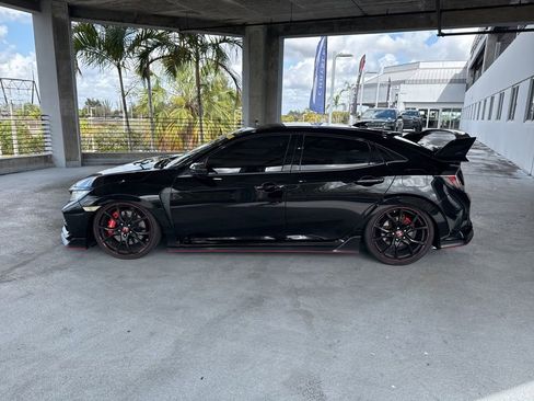 Used 2019 Honda Civic Type R image 8