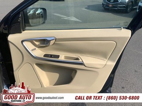 Used 2015 Volvo XC60 T5 Platinum FWD image 12
