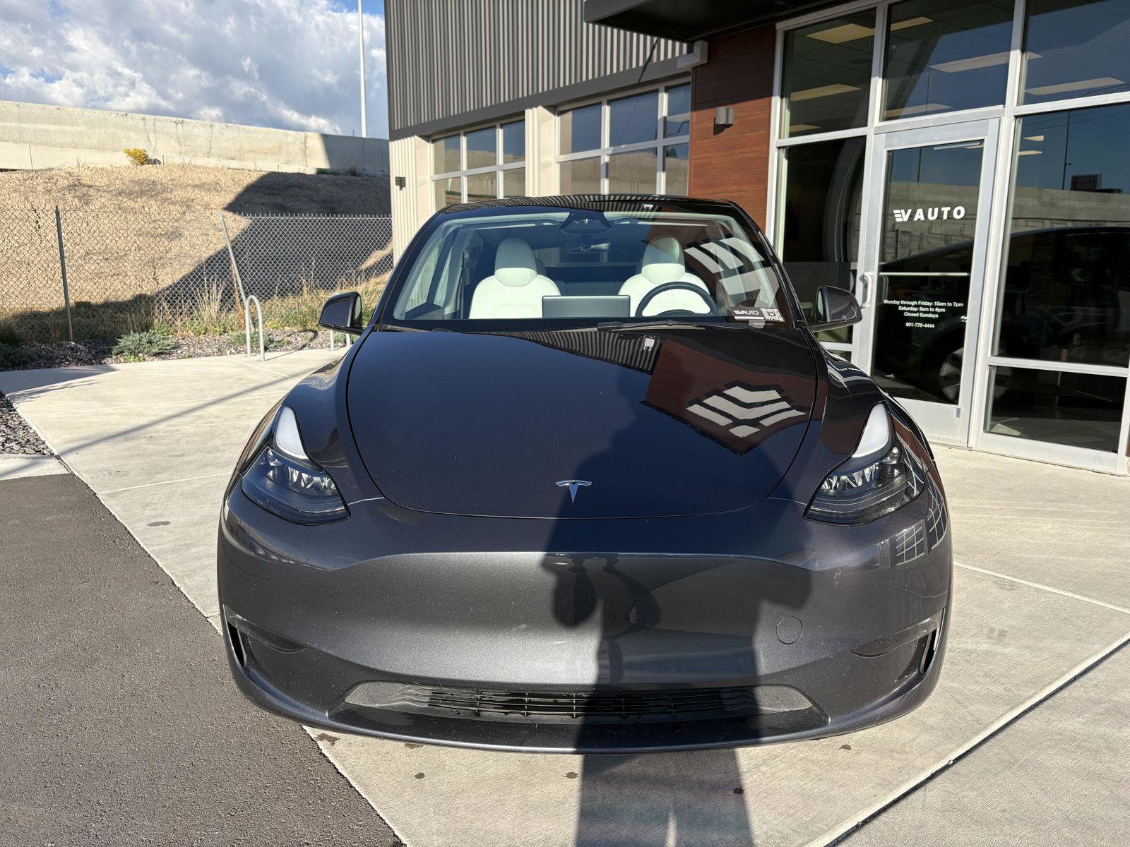 Used 2023 Tesla Model Y 2WD image 3