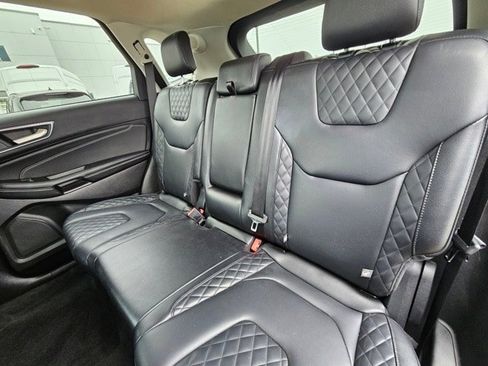 Used 2024 Ford Edge Titanium image 12