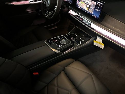 New 2026 BMW 740i image 14