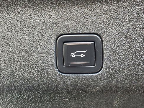 Used 2022 Chevrolet Tahoe LT w/ LT Signature Package image 29