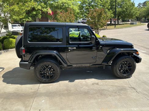 Used 2023 Jeep Wrangler Freedom Edition image 11