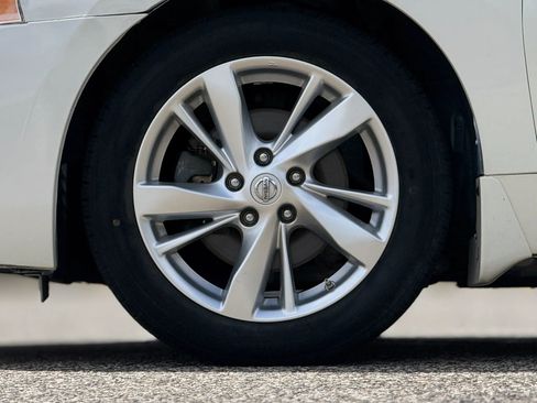 Used 2015 Nissan Altima 2.5 SL w/ Technology Package FWD image 30