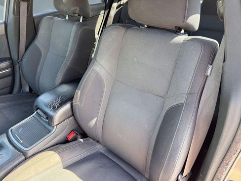 Used 2015 Dodge Charger SXT image 21