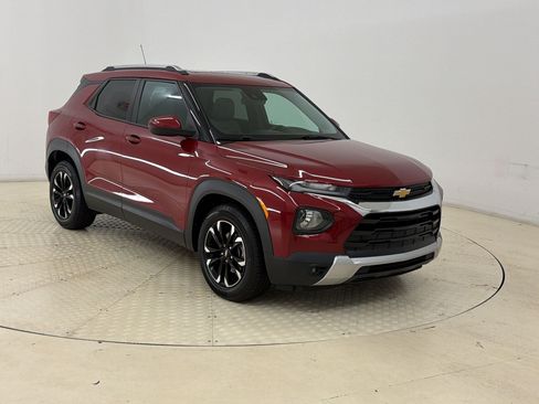 Used 2021 Chevrolet TrailBlazer LT w/ Sun and Liftgate Package FWD image 7