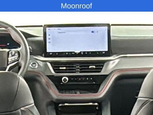 Used 2025 Ford Explorer ST image 18